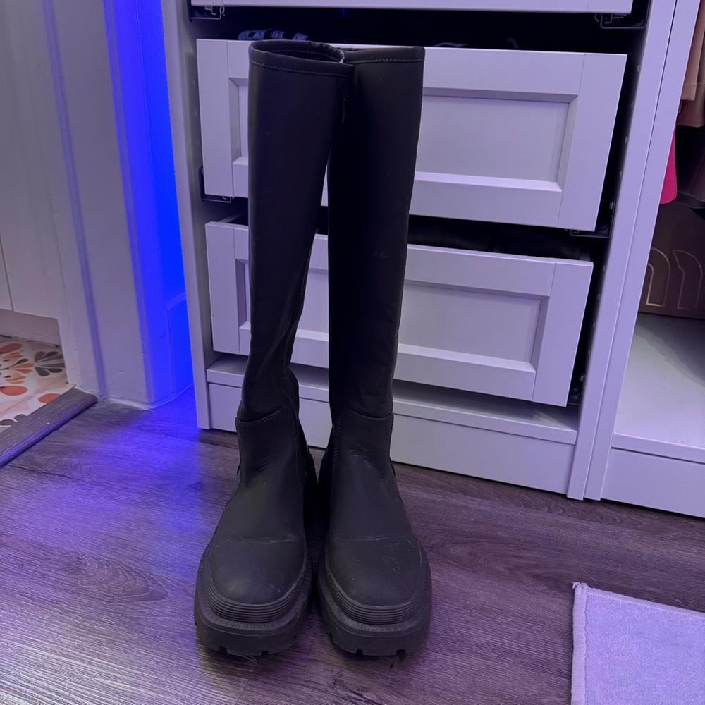 BOUTIQUE Olive Green Knee-High Chunky Sole Military Combat Flat Boots - Picture 5 of 11